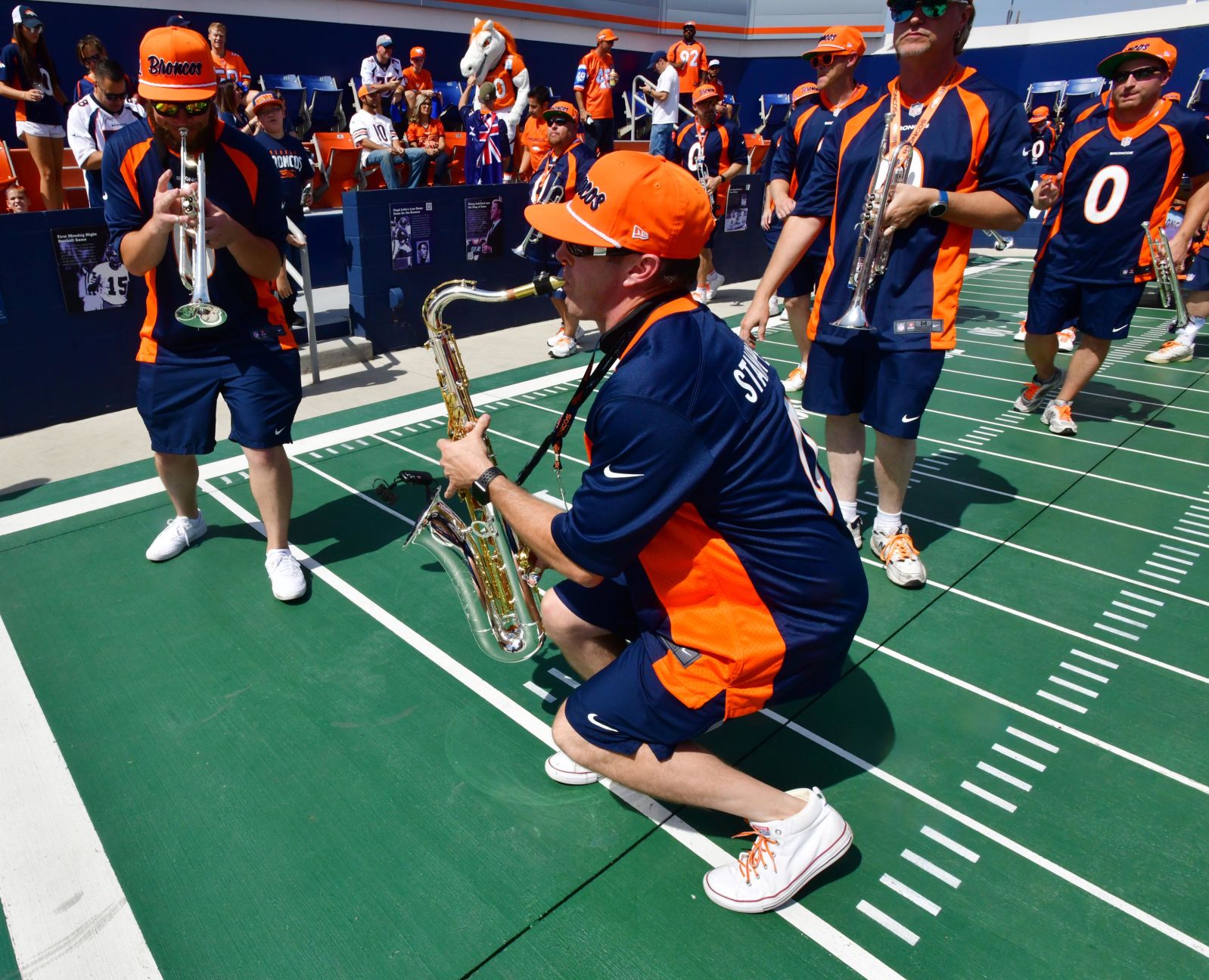 091619-s-broncosbears07.JPG